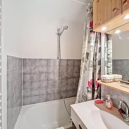 Familial Proche Telecabine, Parking, Terrasse Sud - Fr-1-693-125 *